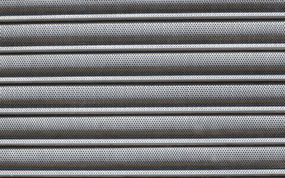 Meglio una serranda automatica o manuale? Vantaggi e svantaggi a confronto